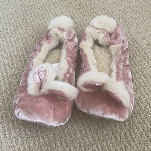 Mini Boden light pink bunny slippers